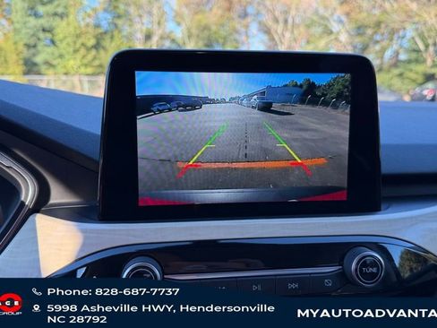 Used 2022 Ford Escape Titanium w/ Titanium Premium Package image 18