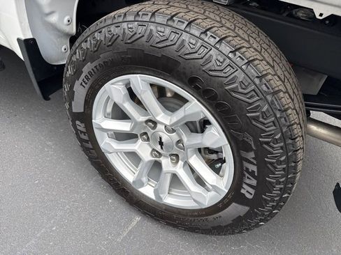 Used 2024 Chevrolet Silverado 1500 RST w/ Z71 Off-Road Package image 33