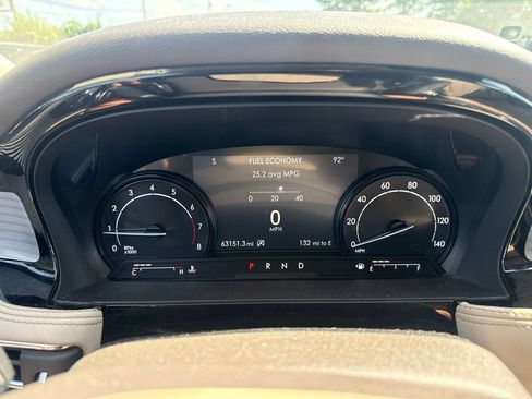 Used 2021 Lincoln Corsair AWD w/ Premium Package image 12