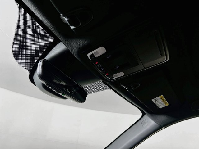 Used 2025 Honda Pilot Black Edition image 15
