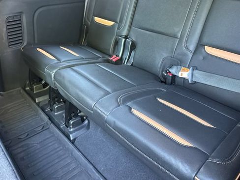 Used 2023 GMC Yukon XL AT4 w/ Technology Package AWD/4WD image 15