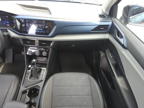 Used 2023 Volkswagen Taos SE w/ Panoramic Sunroof Package FWD image 16