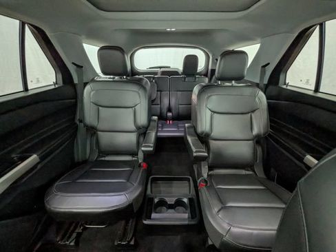 Certified 2021 Ford Explorer XLT w/ Equipment Group 202A AWD/4WD image 19