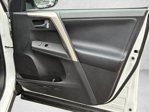 Used 2014 Toyota RAV4 Limited w/ Technology Package image 30