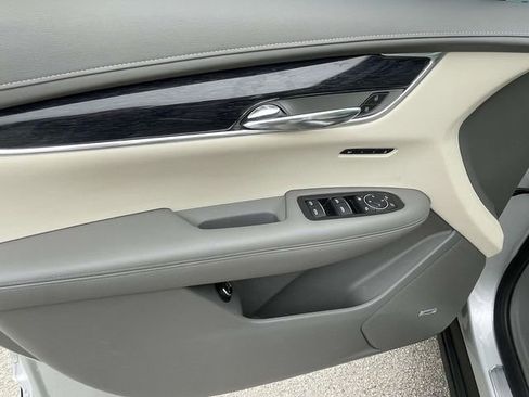 Used 2020 Cadillac XT6 Premium Luxury image 16