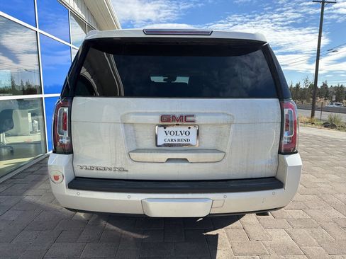 Used 2015 GMC Yukon XL SLT w/ Open Road Package AWD/4WD image 6
