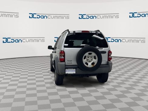 Used 2005 Jeep Liberty Sport AWD/4WD image 7