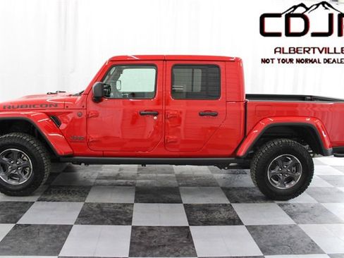 Used 2023 Jeep Gladiator Rubicon w/ Cold Weather Group image 4