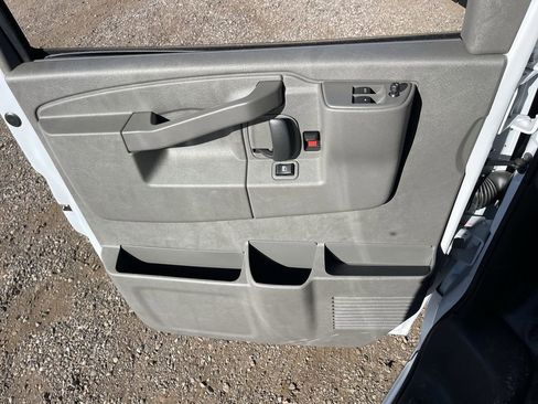 New 2025 GMC Savana 3500 LS image 22