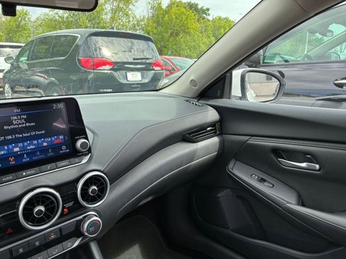 Used 2025 Nissan Sentra SV image 33