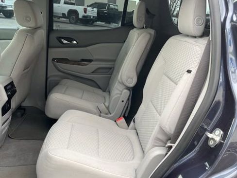 Used 2018 GMC Acadia SLE image 34