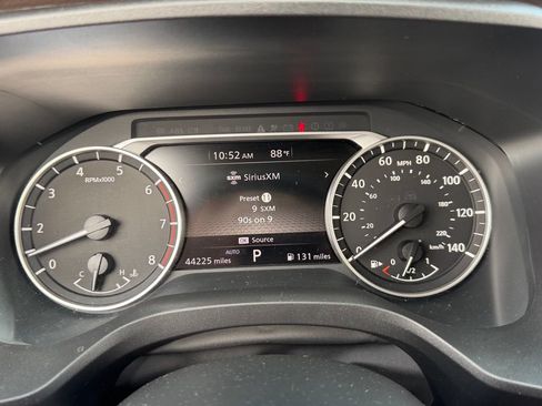 Used 2023 Nissan Rogue S AWD/4WD image 33