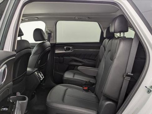 Used 2022 Kia Sorento SX image 17
