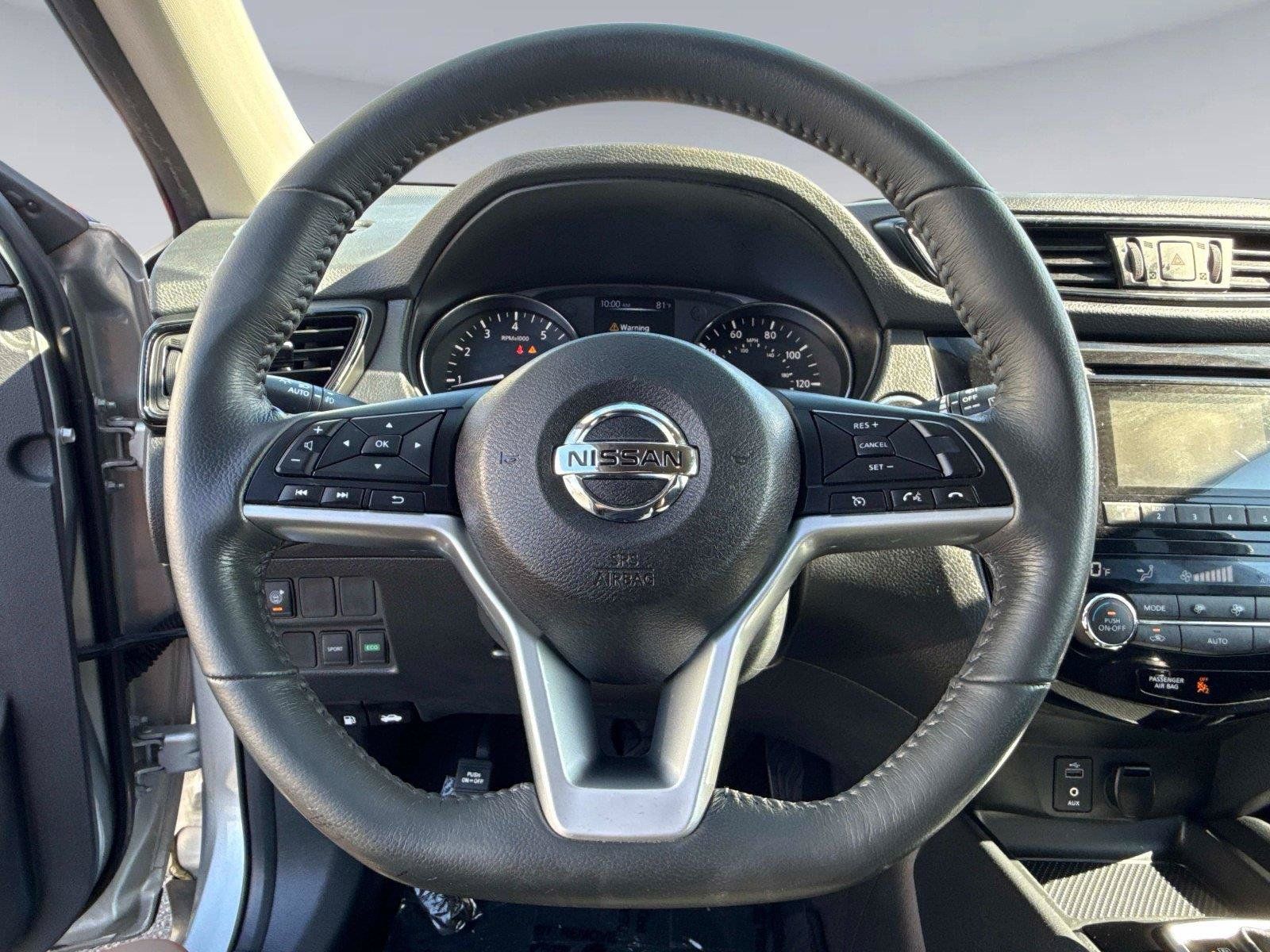 Used 2017 Nissan Rogue SV FWD image 27