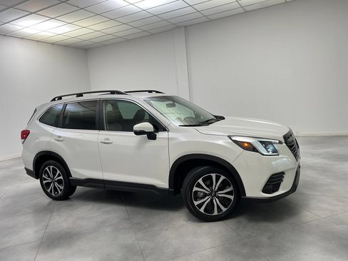 Used 2023 Subaru Forester Limited AWD/4WD image 3