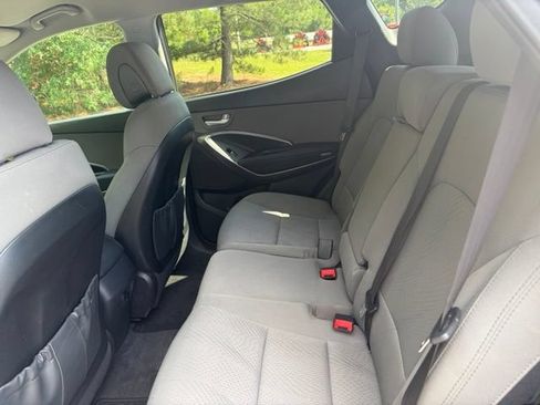Used 2017 Hyundai Santa Fe Sport FWD image 16