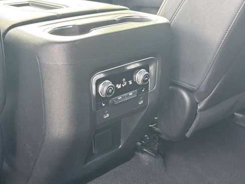 Used 2023 GMC Yukon XL SLT w/ SLT Premium Package AWD/4WD image 20