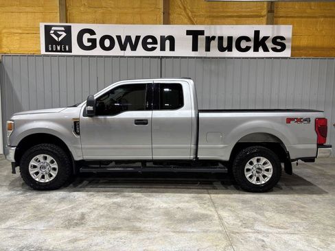 Used 2022 Ford F250 XLT w/ XLT Value Package AWD/4WD image 2