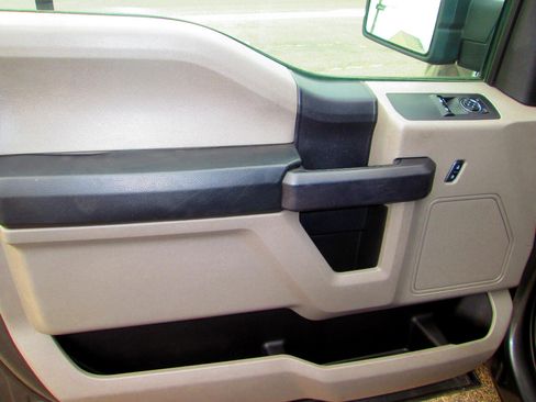 Used 2016 Ford F150 XL w/ Equipment Group 101A Mid image 8