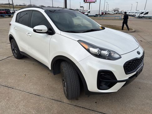 Used 2022 Kia Sportage Nightfall Edition image 18