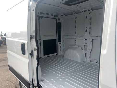Used 2025 RAM ProMaster 1500 w/ Convenience Group image 4