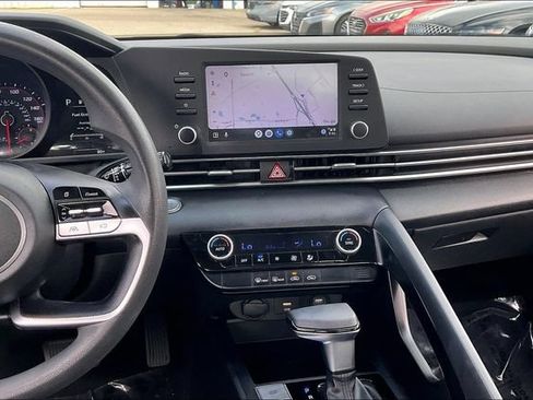 Certified 2021 Hyundai Elantra SEL FWD image 9