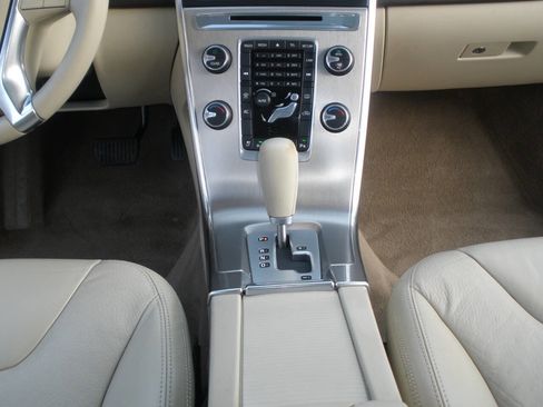 Used 2012 Volvo XC60 3.2 image 38