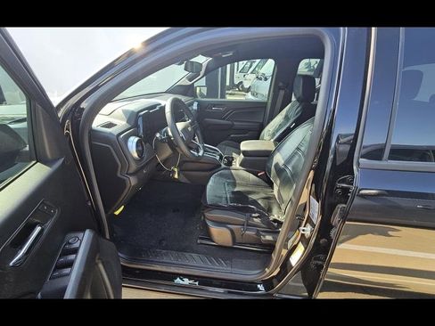 Used 2023 Chevrolet Colorado LT RWD image 14