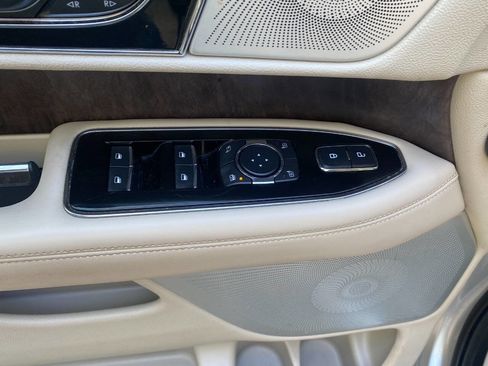 Used 2019 Lincoln Navigator Reserve AWD/4WD image 16