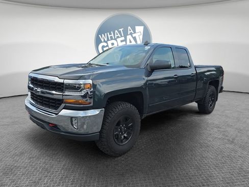 Used 2018 Chevrolet Silverado 1500 LT w/ All Star Edition AWD/4WD image 8