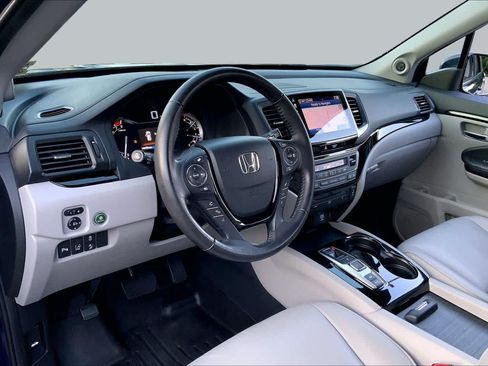 Used 2018 Honda Pilot Touring image 18