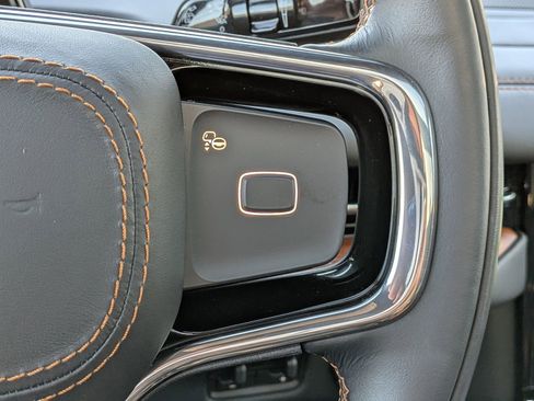 Certified 2025 Lincoln Navigator Black Label image 33