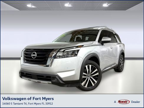 Used 2023 Nissan Pathfinder Platinum w/ Cargo Package AWD/4WD image 1