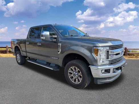 Used 2019 Ford F250 XLT w/ XLT Premium Package image 10
