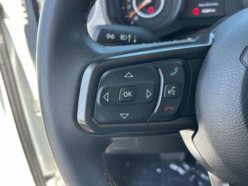 Certified 2025 Jeep Gladiator Sport AWD/4WD image 22