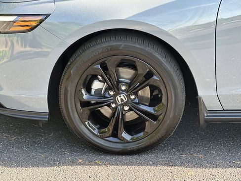 Used 2025 Honda Accord SE image 12