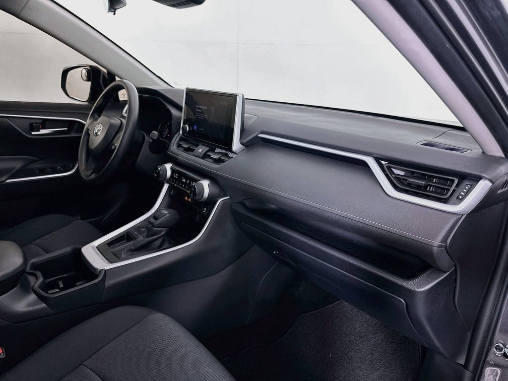 Certified 2025 Toyota RAV4 XLE w/ Convenience Package FWD image 29