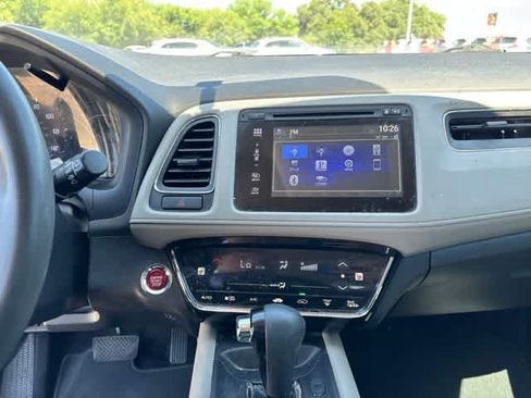 Used 2017 Honda HR-V EX image 19