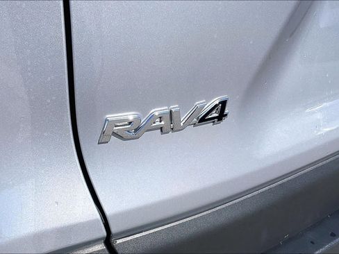 Used 2024 Toyota RAV4 XLE image 31