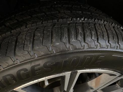 Used 2021 BMW X5 M50i image 40