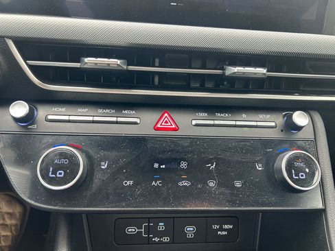 Used 2025 Hyundai Sonata SEL FWD image 28