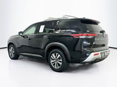 Used 2023 Nissan Pathfinder SL AWD/4WD image 5