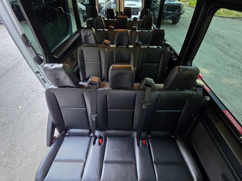 Used 2021 Mercedes-Benz Sprinter 2500 image 27
