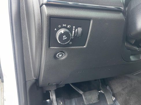 Used 2018 Jeep Grand Cherokee Limited image 23