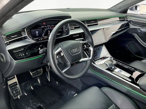 Used 2020 Audi S8 L image 17