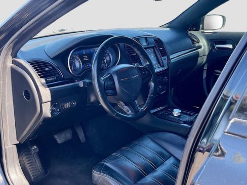 Used 2021 Chrysler 300 S RWD image 9