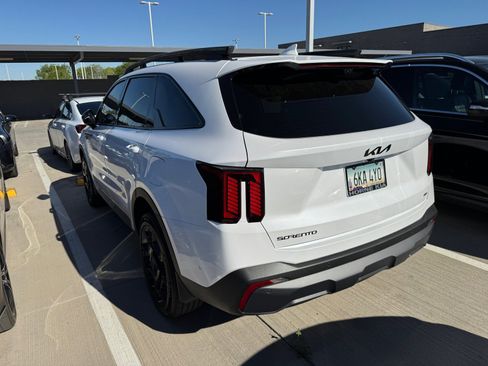 Certified 2025 Kia Sorento SX Prestige image 3