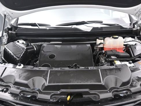 Used 2023 Chevrolet Traverse RS image 16