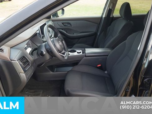 Used 2023 Nissan Rogue S image 6