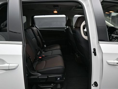 Used 2025 Honda Odyssey Elite image 43